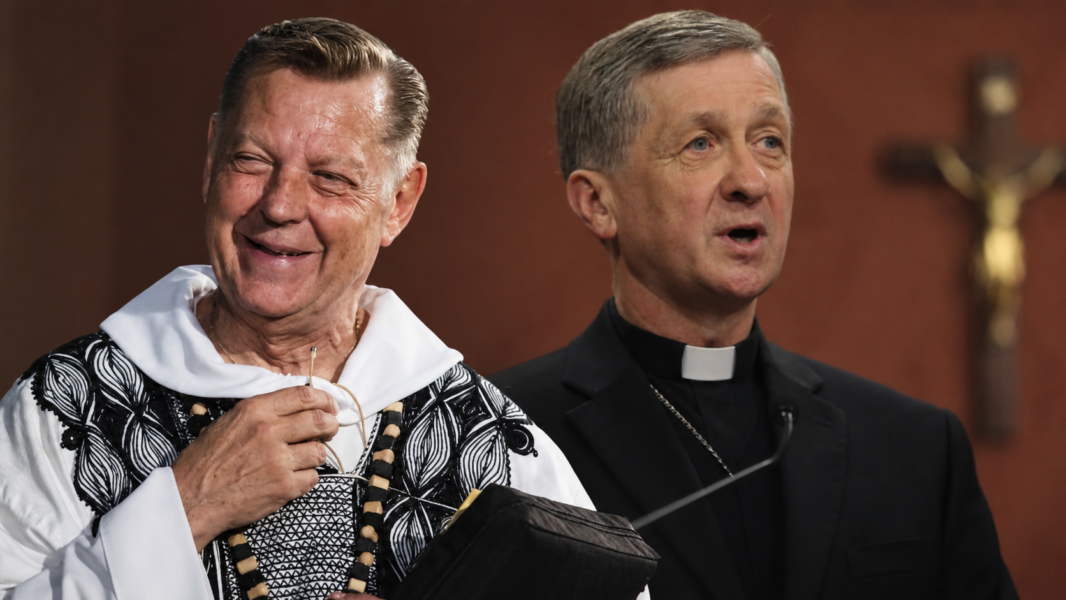 Cupich aparta del ministerio al sacerdote y activista de Chicago Michael Pfleger tras una denuncia por presuntos abusos a un menor