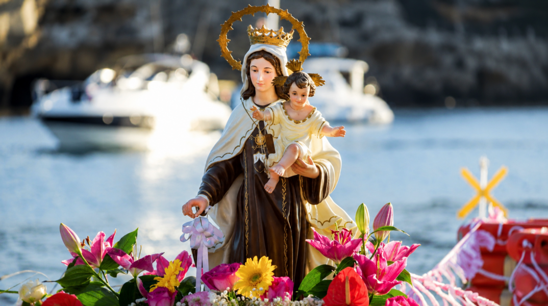 La Virgen del Carmen vuelve al mar en puertos y costas de toda España
