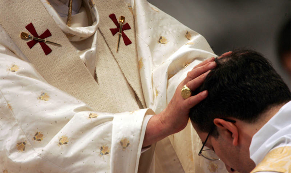 Las ordenaciones sacerdotales repuntan en Estados Unidos, pero el mapa vocacional cambia de rumbo