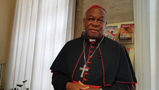 El cardenal Onaiyekan exige al Gobierno de Nigeria acabar con los secuestros: «No tiene excusa»