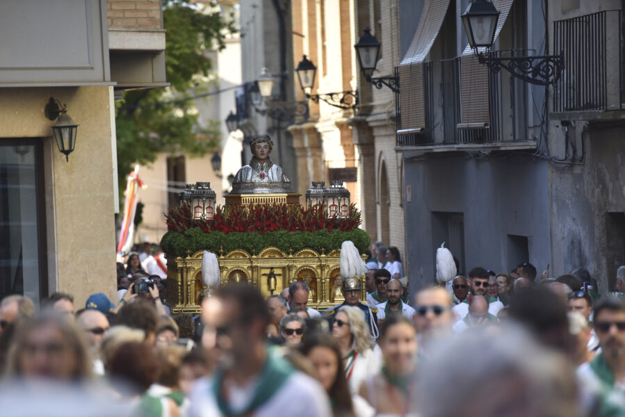 Huesca celebra a san Lorenzo: procesión, misa pontifical y veneración de sus reliquias