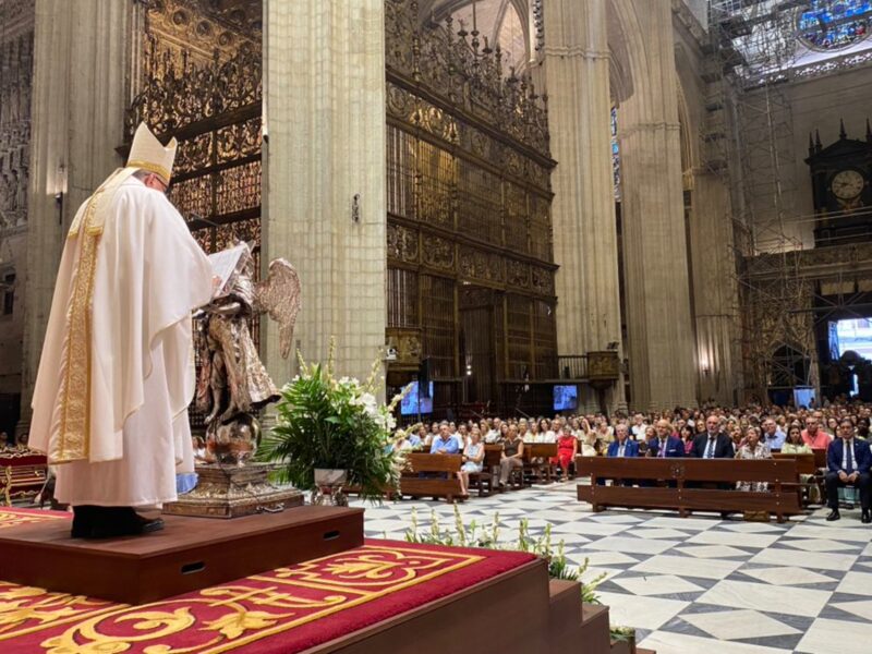 El arzobispo de Panamá cierra la novena de la Virgen de los Reyes: «Sevilla no guardó para sí el tesoro recibido»