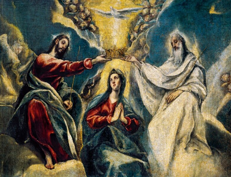 María, asunta en cuerpo y alma al cielo, es coronada reina de Cielos y tierra por ser la Madre del Rey