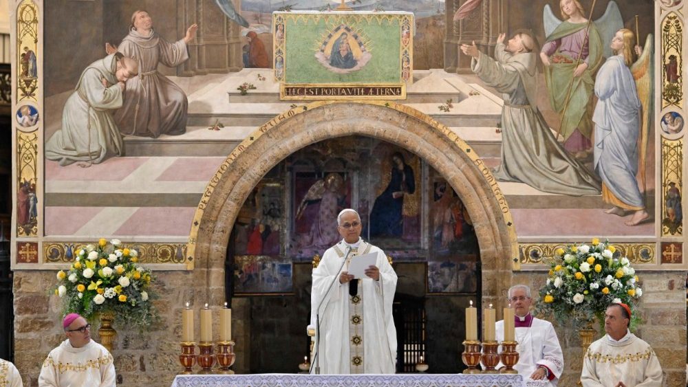 El Papa invita desde Asís: «Europa y el mundo entero buscan en vosotros nuevos santos»