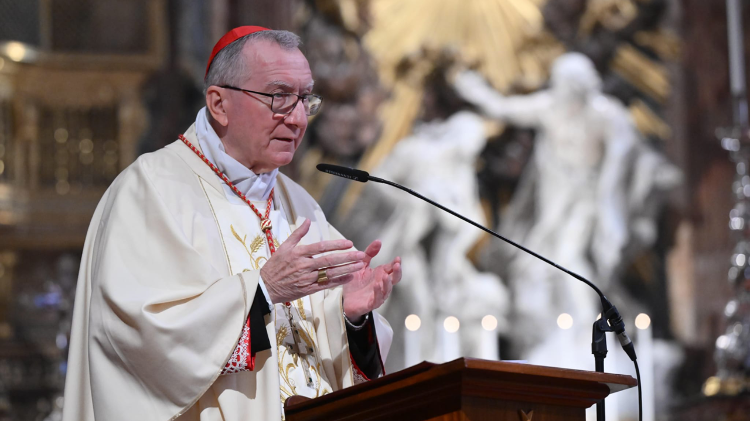 Parolin pide oraciones por los cristianos perseguidos y alerta de quienes viven «como si Dios no existiera»
