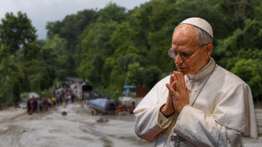 León XIV reza por las víctimas de las devastadoras inundaciones en Nepal