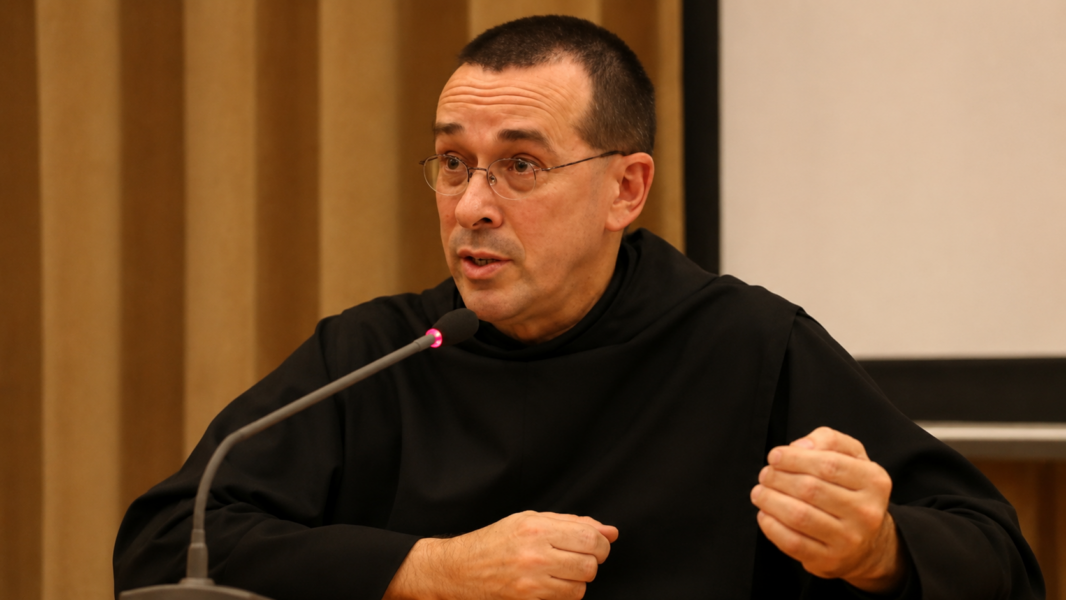Dom Alcuin Reid: «La reforma litúrgica fue más allá de lo establecido por el Vaticano II»