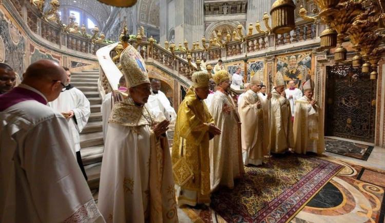 Los sínodos orientales podrán destituir a sus patriarcas con el asentimiento del Papa