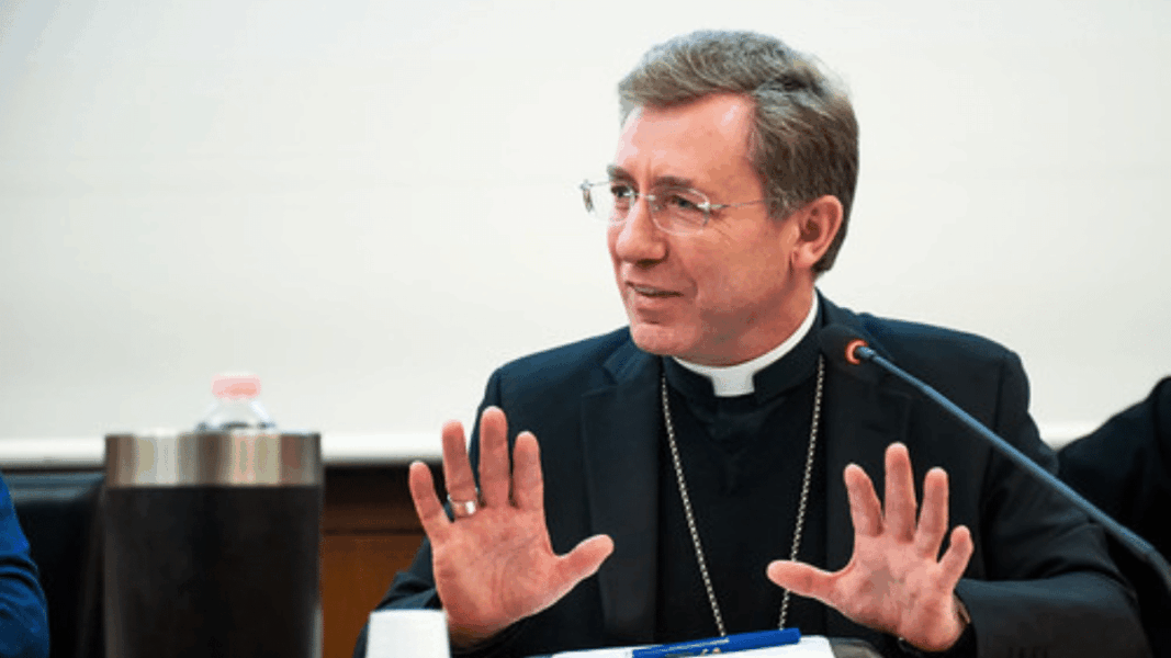 El subsecretario de Culto Divino recuerda a los obispos los límites de la inculturación: «La liturgia pertenece a Cristo y a la Iglesia»