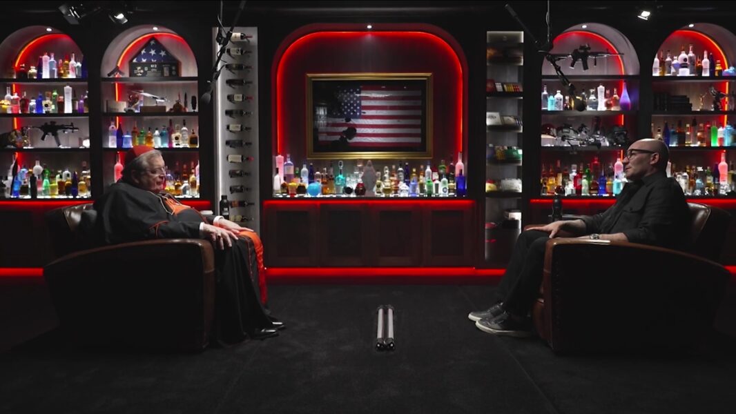 El cardenal Burke en uno de los podcast de mayor audiencia de Estados Unidos