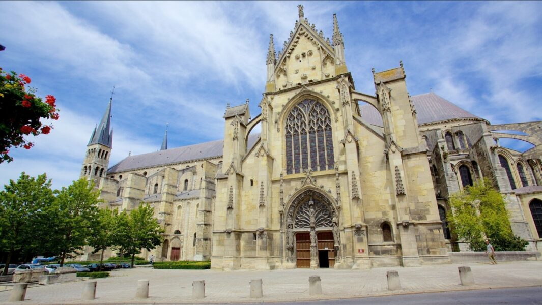 Un hombre armado con un cuchillo entra al grito de «Allahu Akbar» en una iglesia del norte de Francia
