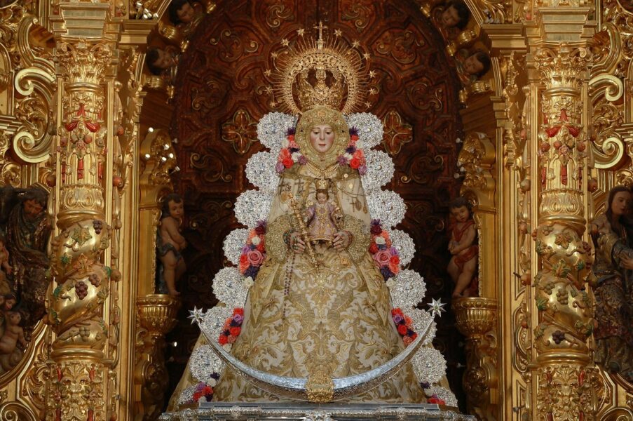 La Virgen del Rocío recibe este domingo las primeras peregrinaciones de un curso excepcional en Almonte