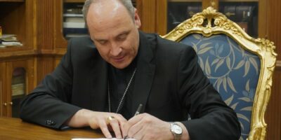 El obispo de Alcalá alerta del «enfriamiento religioso» y pide evitar que la Primera Comunión y la Confirmación se conviertan en «sacramentos del adiós»