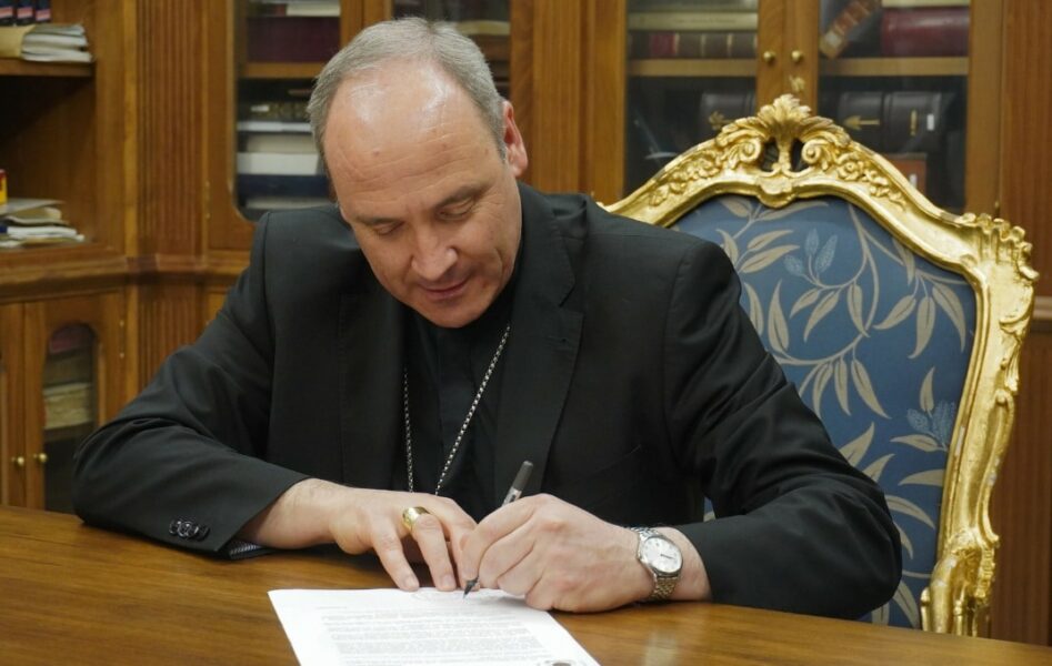 El obispo de Alcalá alerta del «enfriamiento religioso» y pide evitar que la Primera Comunión y la Confirmación se conviertan en «sacramentos del adiós»