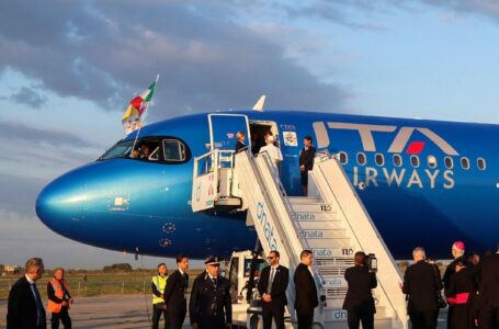 León XIV inicia su viaje a Francia confiando a la Virgen «el deseo de paz y reconciliación entre los pueblos»