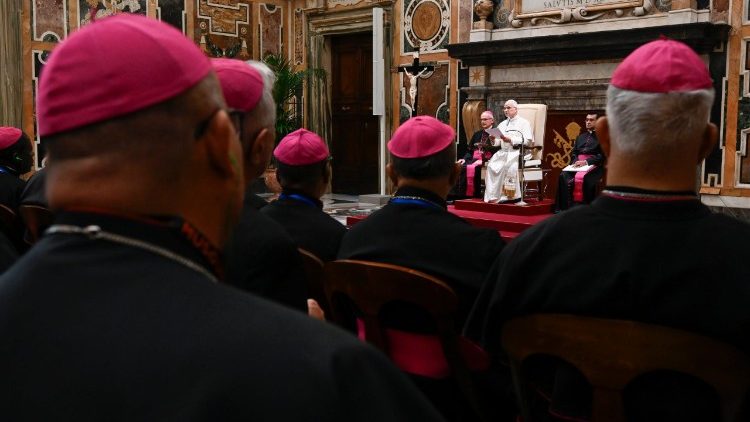 El Papa a los obispos cercanos a los Focolares: el individualismo está fragmentando la familia, la amistad y la comunidad