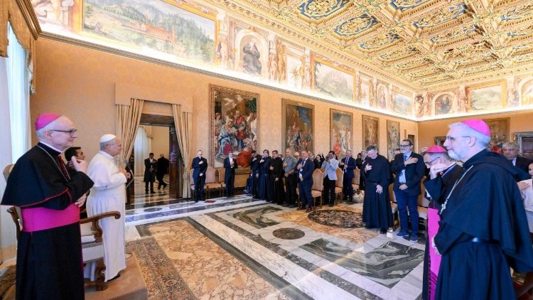 El Papa pide una formación política fundada en «la solidaridad, la justicia y la paz»