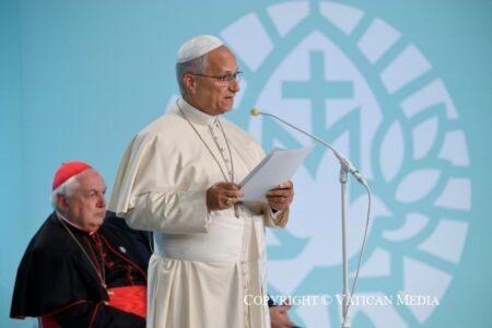 El Papa reivindica ante las religiones el valor sagrado de la vida «hasta el final»