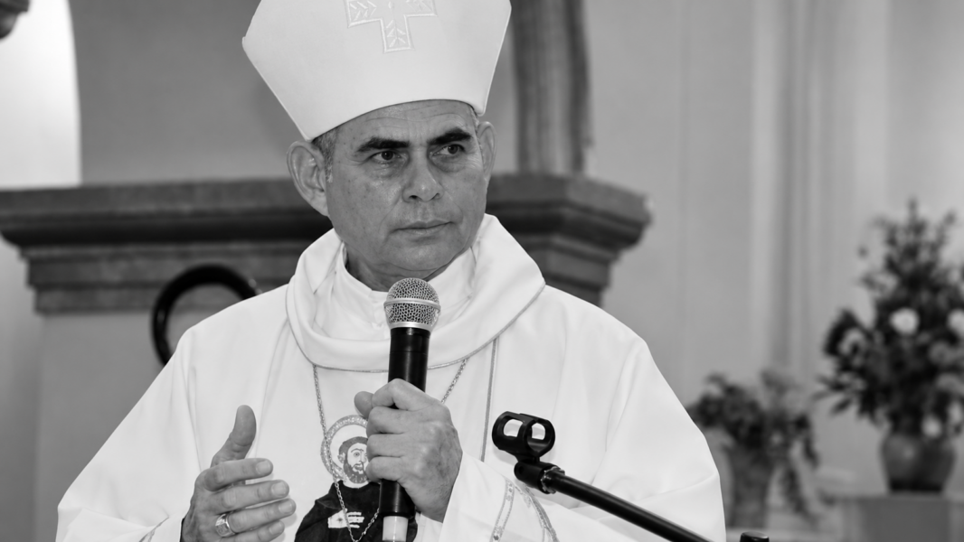 Muere en Madrid el obispo hondureño Teodoro Gómez mientras se dirigía a Roma