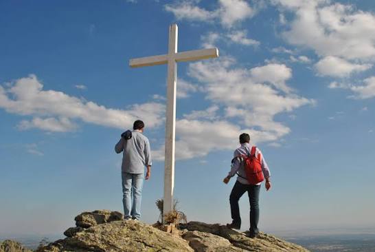 Un informe de una fundación laicista detecta un repunte de la práctica entre los jóvenes católicos españoles