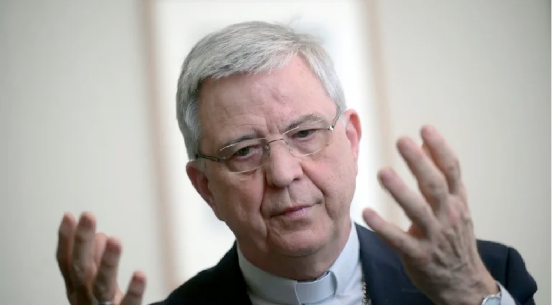 «La necesidad me obliga»: El obispo de Amberes avanza en su plan para ordenar sacerdotes a hombres casados en 2028