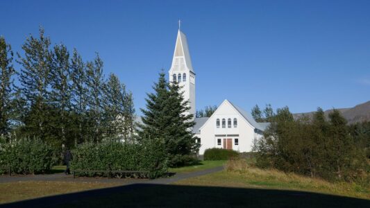 Islandia inaugura una nueva iglesia católica para una comunidad que ya supera el millar de fieles