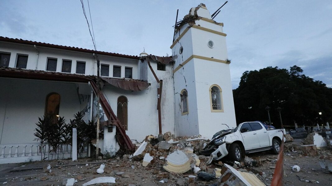 Más de cien templos católicos dañados en Panamá por el terremoto