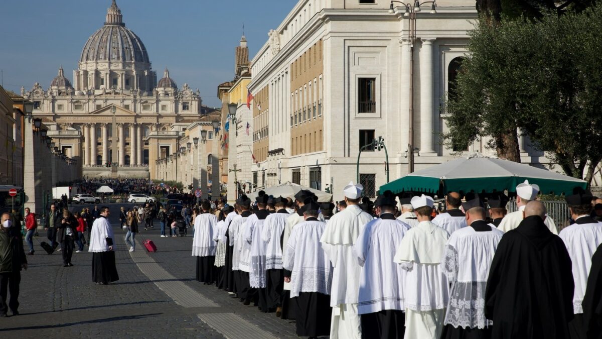 El Vaticano prohíbe a los peregrinos de la Misa tradicional entrar en San Pedro este sábado