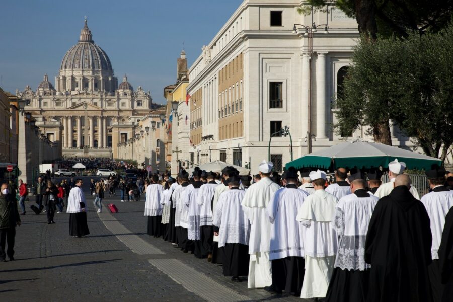 El Vaticano prohíbe a los peregrinos de la Misa tradicional entrar en San Pedro este sábado