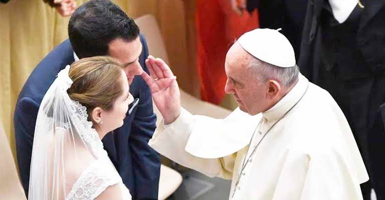 TRIBUNE. «Amoris Laetitia» or the Magisterium That Undermines Itself