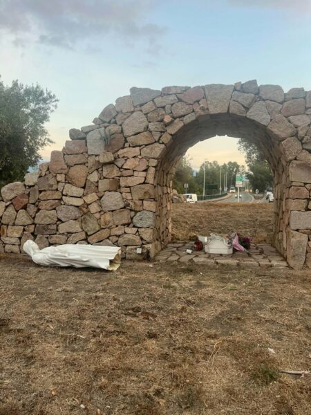 Profanan una imagen de la Virgen en Córcega: la Iglesia pide rezar por la conversión de los responsables