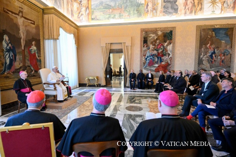 El Papa pide una alianza entre la Iglesia y los artistas «para custodiar lo humano»