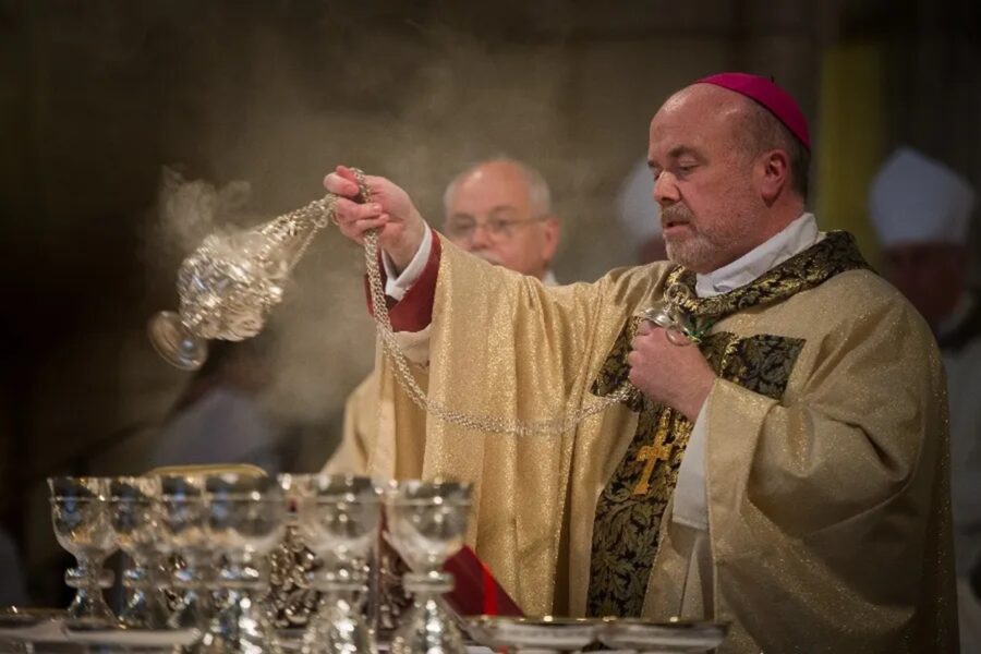 Mass halved and 63% fewer priests: the Bishop of Leeds proposes to the Pope the merger of three dioceses