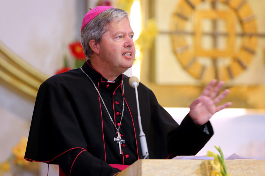Mutsaerts calls for seeking a reverent Mass rather than remaining in a parish where the liturgy puts faith at risk