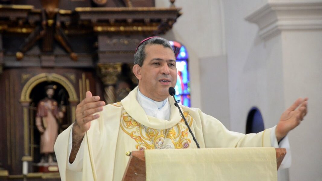 León XIV acepta la renuncia de Ozoria y Morel Diplán asume como arzobispo primado de Santo Domingo