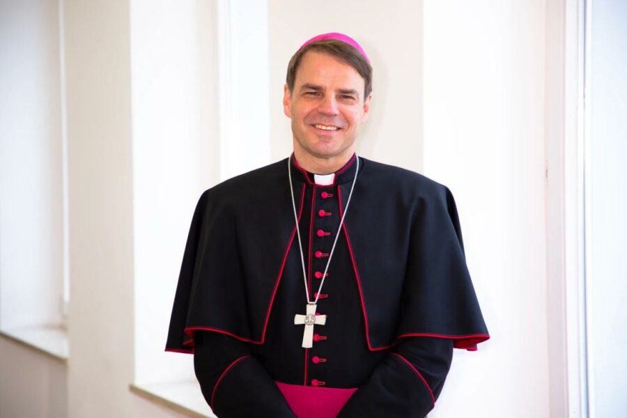 Oster, critical of the German Synodal Way, considers the participation of laypeople in episcopal decisions irreversible