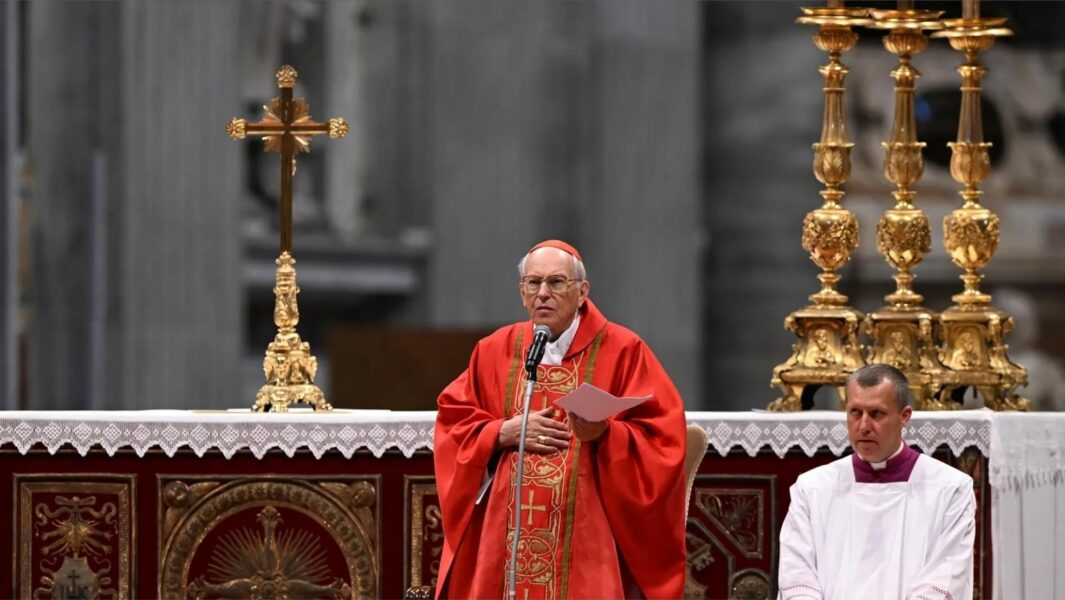 Re se retira y Tagle presidirá el Sacro Colegio