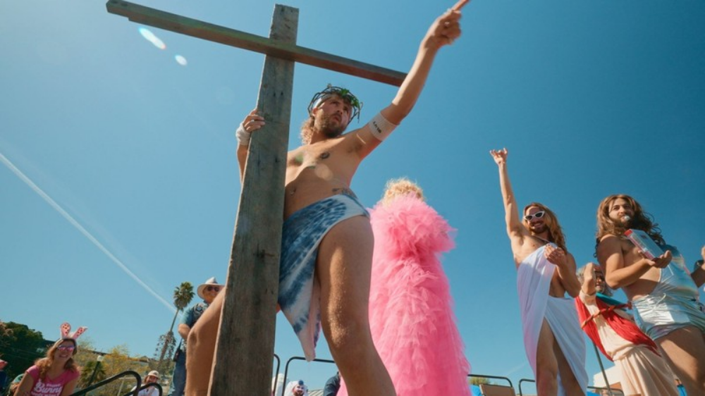 «Hunky Jesus», un documental blasfemo que sexualiza a Jesucristo y se burla de la fe católica