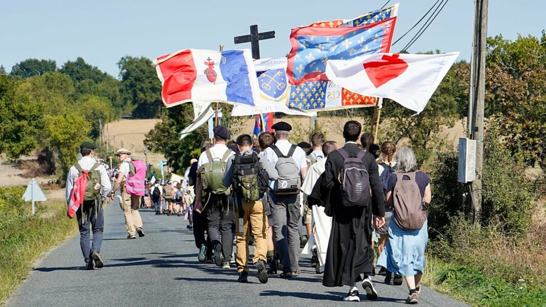 The Vendée sets out on pilgrimage once more: 450 Catholics reclaim their roots and the traditional liturgy