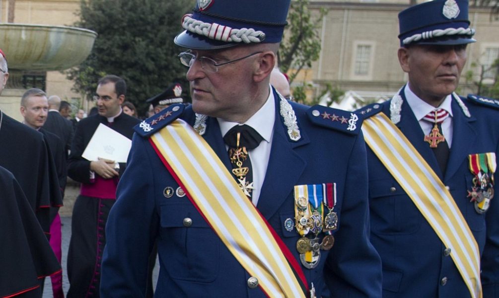 Correctio filialis a Papa Francisco, Iglesia en estado de descomposición, Vaticano en estado de corrupción y los impostores.