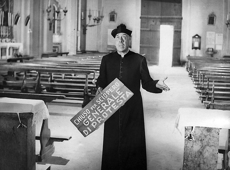 Muller: «un cura no es un cortesano», los palmeros de Papa Francisco: comunistas y musulmanes, los sueldos de miseria de los curas y belenes destrozados.