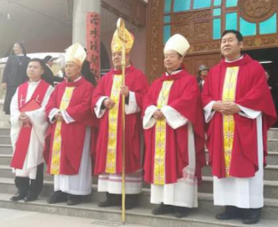 Obispos chinos ilegítimos, oficiales, clandestinos… A quien premia Francisco y a quien no