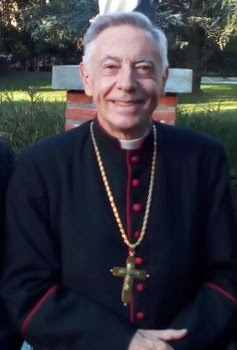 ¡Felicidades, Monseñor Aguer, en la espera de que su renuncia no sea aceptada!