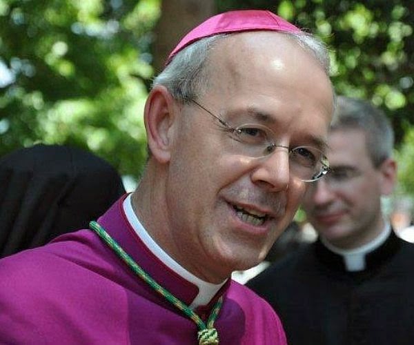 El Obispo Schneider es homenajeado por su ‘liderazgo moral’ en la crisis de la Iglesia.