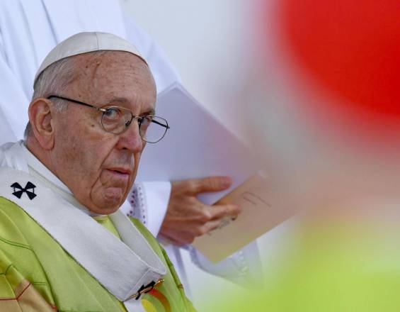 ENTREVISTA EXCLUSIVA CON UN OBISPO: «Francisco es un soberbio que esconde bajo su apariencia de bondad su tendencia patológica hacia el poder»