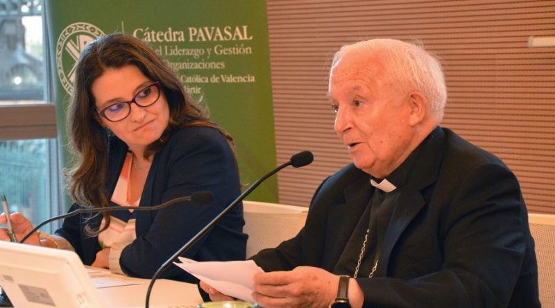 Cañizares, valiente rompedor y profético, pide «acciones para la promoción de la mujer» arropado por Mónica Oltra