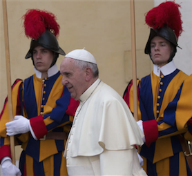 Sinodalidad humeante. Ejercicios de monarquía pontificia en Estados Unidos y en China