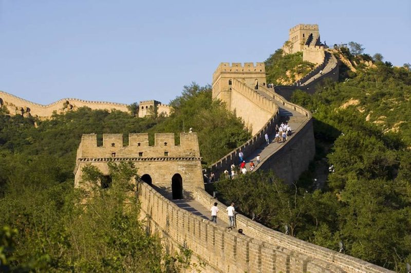 La tradición y los 82 años, el evangelio según Soros, bombas en todas la iglesias, viaje a China.