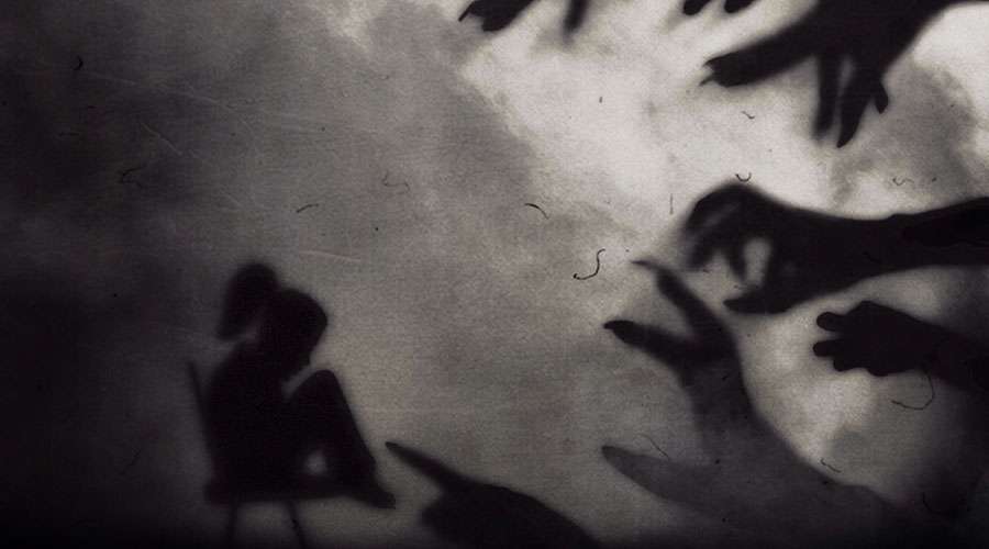 El sínodo Viganó, silencios y nervios en Vaticano, arde París, la religión universal, los hijos secretos.