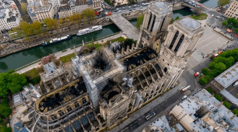 Al Papa Francisco le ‘manca finezza’, las misas políticas, los derechos inalienables y los derechos humanos, reconstruir Notre Dame.